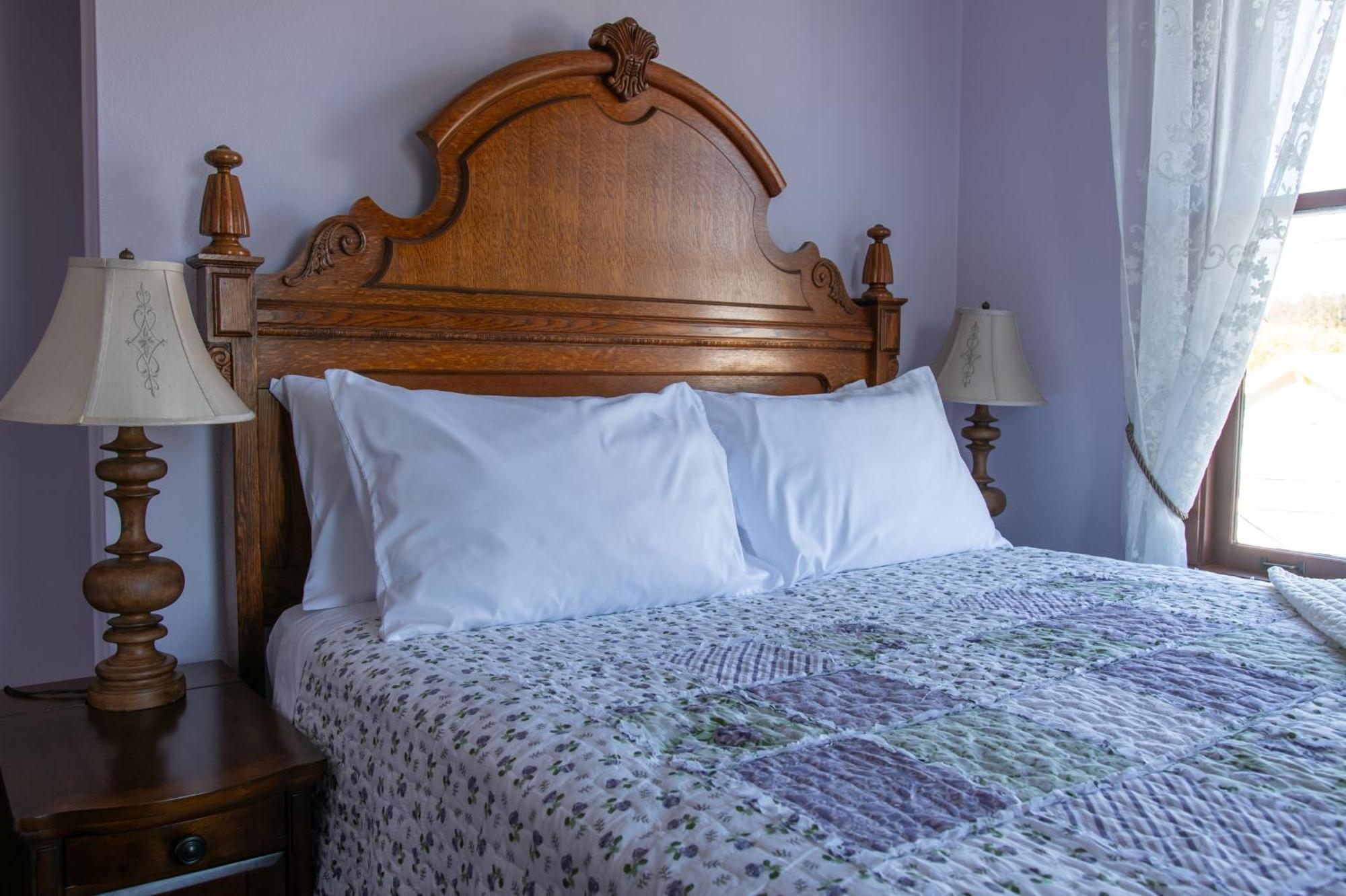 The Pearl Inn Bed And Breakfast Ilwaco Exterior photo