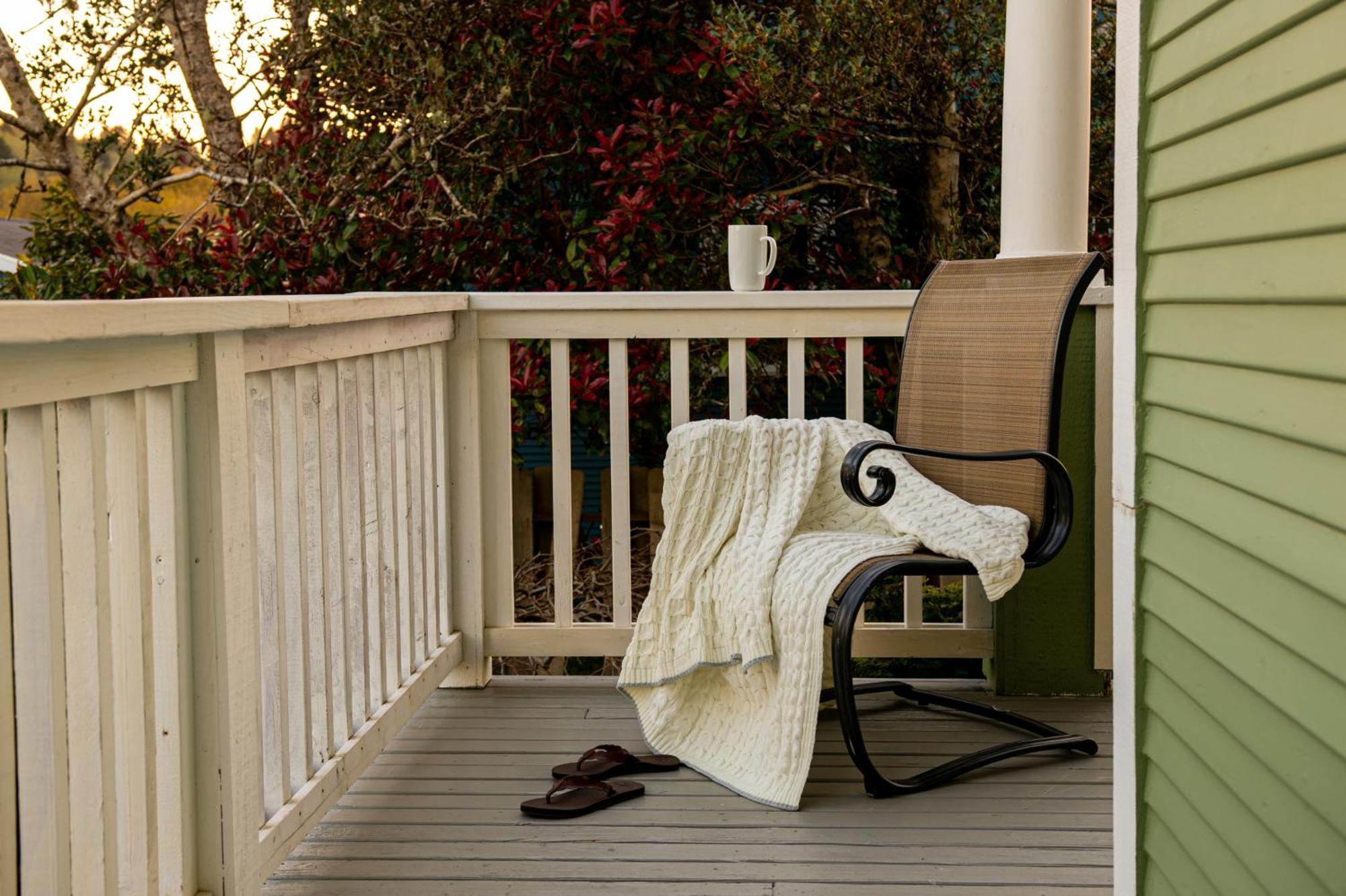 The Pearl Inn Bed And Breakfast Ilwaco Exterior photo